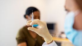 Aunque el ideal es lograr que una vacuna evite la infección, esto es algo muy difícil de lograr.