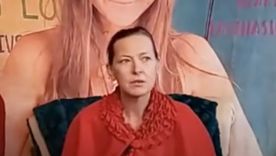 Amy Carlson, de 45 años, era la líder espiritual de un grupo religioso en Estados Unidos conocido como Love Has Won. Foto: YOUTUBE/LOVE HAS WON