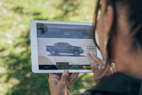 Ahora es posible comprar un Renault directo a fábrica por internet