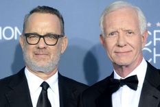 En 2016, su ejemplar aterrizaje de emergencia fue llevado al cine en una película llamada "Sully", protagonizada por Tom Hanks.
