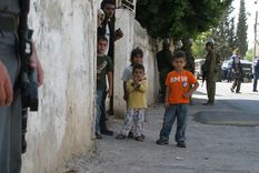 una lista de documentales para entender que pasa en gaza