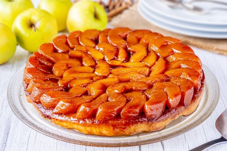 Las tartas de manzana son riquísimas ¡pero esta con caramelo, se ganará tu corazón!