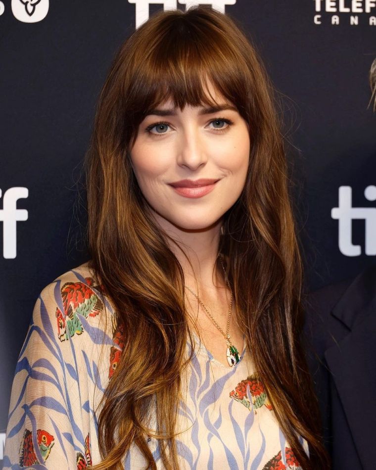 Dakota Johnson remarca la comodidad y el romanticismo para la nueva temporada. ¡Inspírate en ella! Foto: Instagram