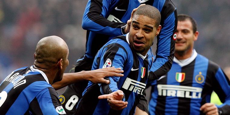 Adriano festeja la conquista Foto: AFP