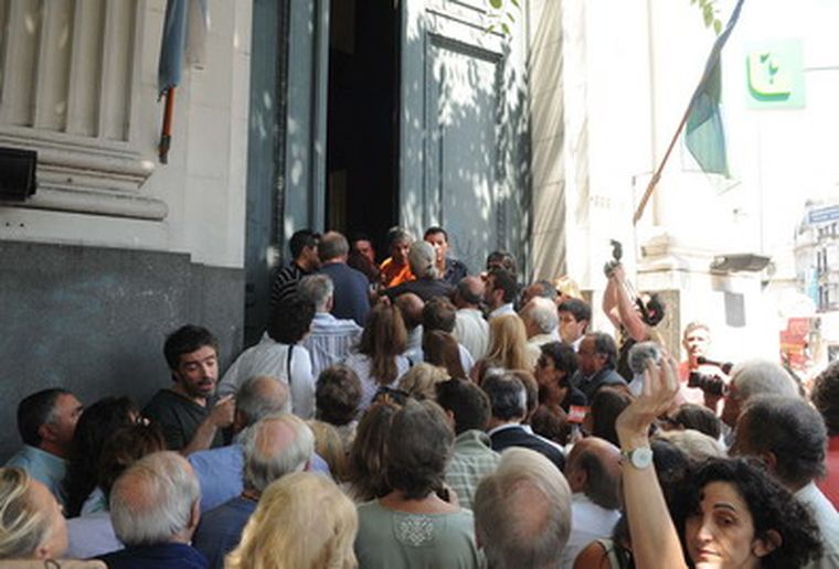 A cada momento, se revelan nuevos detalles.