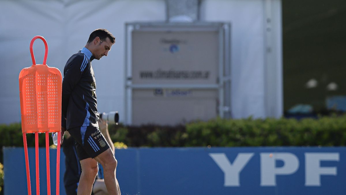 Sorpresa en la Selección argentina: el defensor que se sube a la Scaloneta por la baja de Montiel