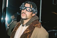 Bad Bunny recibió anillos como reconocimiento de su trabajo.