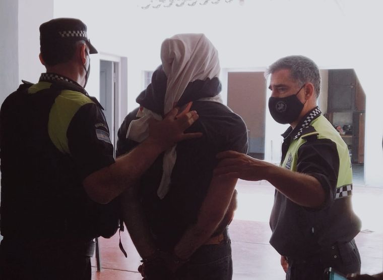 El asesino tendría problemas psiquiátricos y quiso matar a un excompañero que le hacía bullying