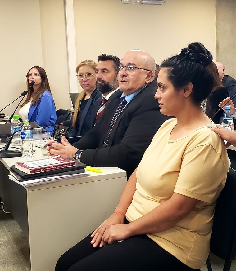 La enfermera está acusada del delito de homicidio calificado por procedimiento insidioso reiterado y por tentativa de homicidio. Foto: X