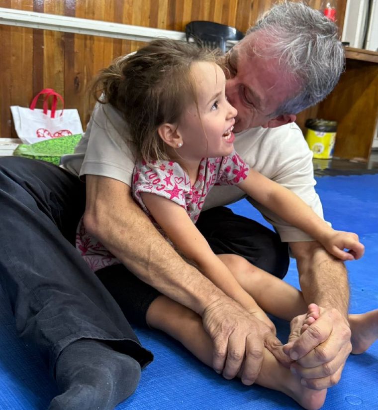 Alfonsina participó de las consultas con el especialista de Israel organizadas por la Fundación Sin Rett. Alfonsina participó de las consultas con el especialista de Israel organizadas por la Fundación Sin Rett.