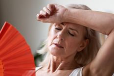 Cada mujer vive la menopausia de forma diferente: la genética, el estilo de&nbsp;vida, la dieta, el ejercicio, el apoyo social y la salud psicoemocional previa influyen mucho&nbsp;en los síntomas y en su intensidad.