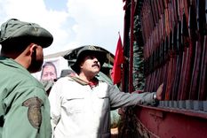 maduro no solo habla con los muertos: resucita monstruos