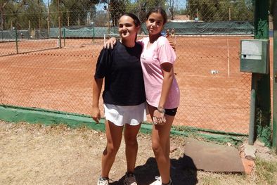 MDZol | Monserrat Naciff y Julieta Jaren Flotts, finalistas en categoría sub 14 años. Foto: Juan Borsani/MDZ