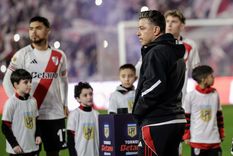 Marcelo Gallardo formó parte del pasillo con el que River recibió a Platense por ser campeón del Apertura. Marcelo Gallardo formó parte del pasillo con el que River recibió a Platense por ser campeón del Apertura.