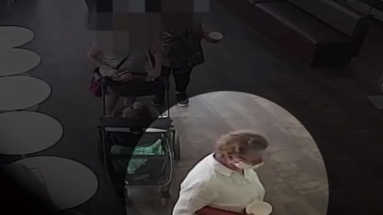 La mujer que tosió deliberadamente sobre un bebé en una cafetería en California.