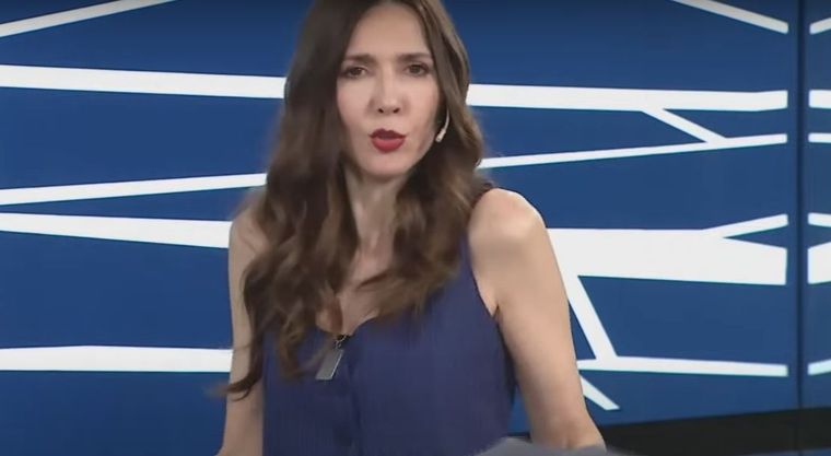 Cristina Pérez cronometró los abrazos de Javier Milei con algunos de sus funcionarios. Foto: captura de video LN+.