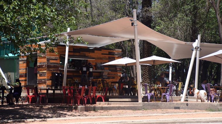 Miércoles ventoso en Mendoza, con cielo parcialmente nublado y máxima de 32°. Miércoles ventoso en Mendoza, con cielo parcialmente nublado y máxima de 32°.