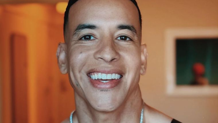 El cantante se mostró muy emocionado en sus redes socciales. / Instagram @daddyyankee