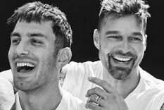 “Siempre es divertido con este tipo al lado mío”, escribió el cantante para acompañar las fotos que hizo con su marido para una revista. Foto: Bésame FM.