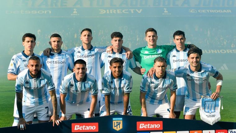 Tras el 1-1 en el clásico con Boca, Racing visita a Peñarol por la ida de los octavos de la Copa Libertadores.