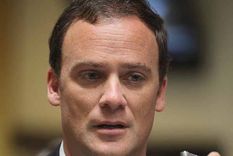 El hijo de Bachelet, en la mira de la oposición por un escándalo