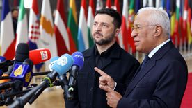 El presidente de Ucrania, Volodimir Zelenski, junto al presidente del Consejo Europeo, Antonio Costa. Foto Dpa El presidente de Ucrania, Volodimir Zelenski, junto al presidente del Consejo Europeo, Antonio Costa. Foto Dpa