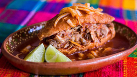 La receta tradicional distingue entre salsa suave y salsa picante, cada una con su propio nivel de intensidad. La receta tradicional distingue entre salsa suave y salsa picante, cada una con su propio nivel de intensidad.