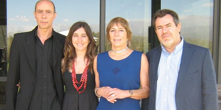 Los artistas y las anfitrionas. Daniel Bernal, Anabel Simionato, Sara García Uriburu y Milo Lockett. Foto: Gentileza
