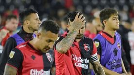 Newells amaneció con amenazas para los jugadores en plena lucha por no descender. Newells amaneció con amenazas para los jugadores en plena lucha por no descender.