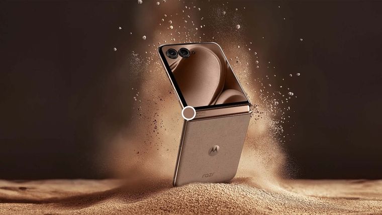 La pantalla exterior interactiva define el concepto del plegable Motorola Razr (2025). La pantalla exterior interactiva define el concepto del plegable Motorola Razr (2025).