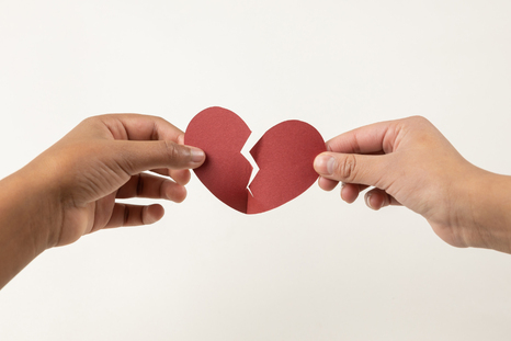 El uncuffing es una muestra de cómo los ciclos naturales influyen en los vínculos humanos. El uncuffing es una muestra de cómo los ciclos naturales influyen en los vínculos humanos.