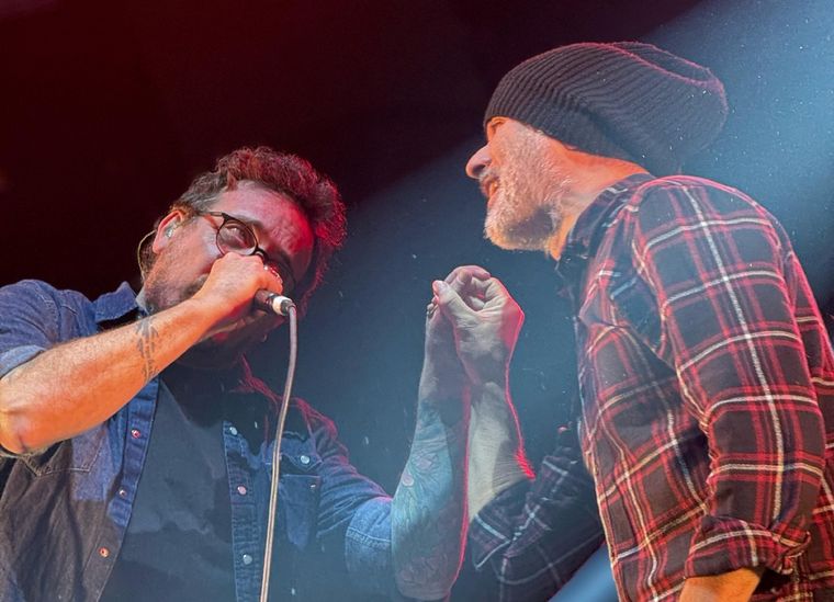 El Enano y El Cebolla, los cantantes de La Vela Puerca.