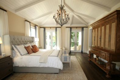 MDZol | dormitorio blanco mueble rompe monotonía