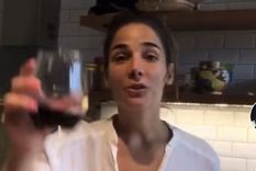 Juanita Viale, de brindis.