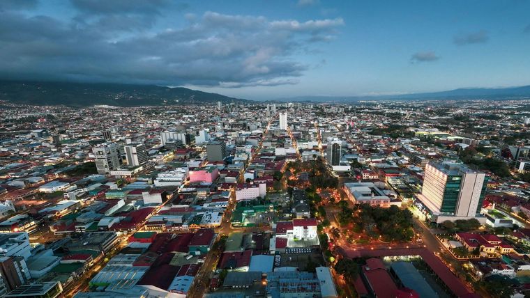 "Las luchas en Centroamérica contra las dictaduras nunca pudieron haber sido posibles sin Costa Rica como lugar de refugio y libertad", dice Sergio Ramírez