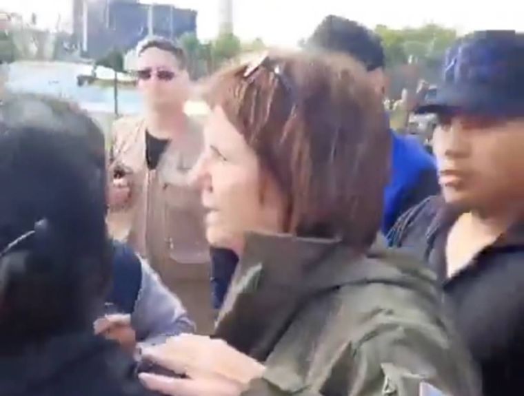 Patricia Bullrich sufrió un tenso momento en Bahía Blanca Foto: Captura