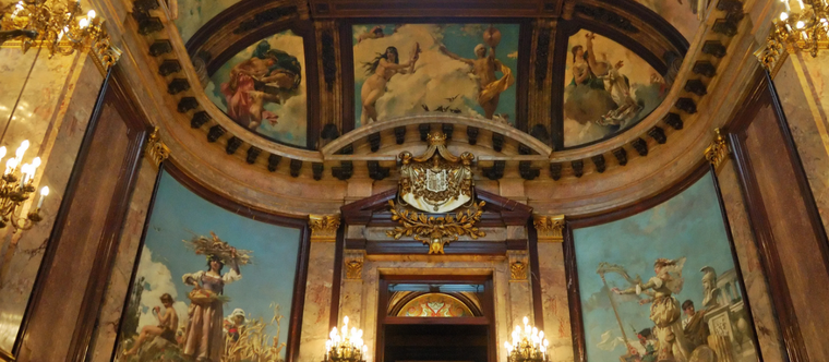 El Palacio de Linares tiene una historia aterradora en la que sus dueños asesinaron a su única hija. Hasta hoy, se cree que está embrujado. Foto: Minube - https://www.minube.net/place/linares-palace--a30801