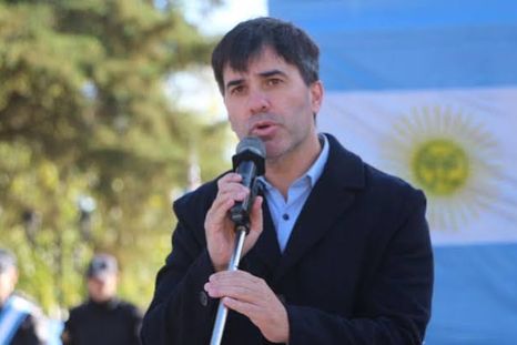 un intendente peronista advirtio que en junio hubo 106 mil cheques rebotados y que la cadena de pagos esta rota