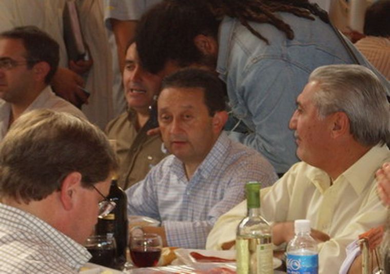 Celso Jaque encabezó el almuerzo ganadero. Foto: MDZ