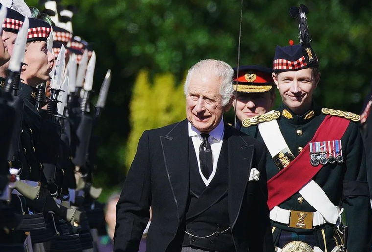 El rey Carlos III ya ha sufrido varias agresiones contra su figura. Foto: El rey Carlos III ya ha sufrido varias agresiones contra su figura.
