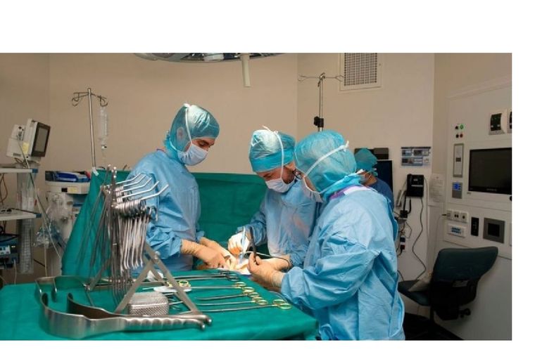 Las bajas remuneraciones por los problemas de financiamiento de la salud privada provoca que falten médicos en muchas especialidades