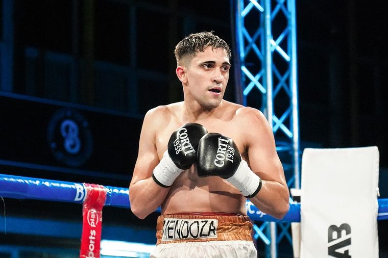 El mendocino Kevin Muñoz perdió por puntos en Sudáfrica ante Ricardo Malajica. Foto: Nelson Quispe / Boxeo de Primera