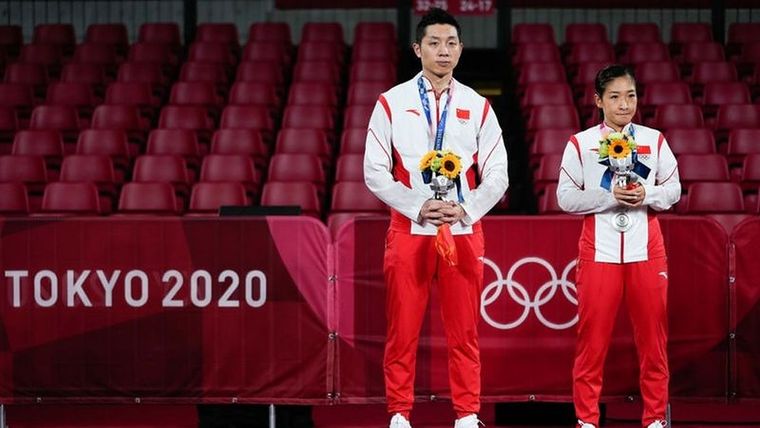 Para algunos internautas chinos, la medalla de plata de Xu Xin (izquierda) y Liu Shiwen en tenis de mesa no alcanzó. Foto: GETTY IMAGES