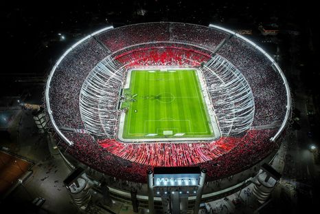 El Monumental se agranda otra vez y River busca hacer historia a nivel mundial. El Monumental se agranda otra vez y River busca hacer historia a nivel mundial.