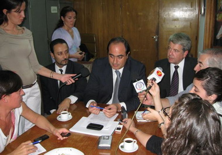 Adaro reveló que el Gobierno no denunció la corrida a Granado.