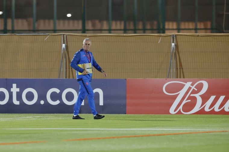 Alfaro le dedicó sentidas palabras al plantel ecuatoriano. Foto: EFE