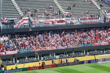 La hinchada de River en el estadio Lumen de Seattle. Foto: captura de TV. 