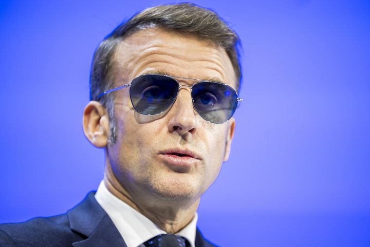 Por qué Emmanuel Macron no se quitó las gafas de sol en Davos. Por qué Emmanuel Macron no se quitó las gafas de sol en Davos.