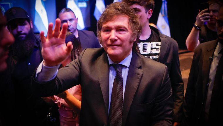 Javier Milei comenzó a armar su equipo de trabajo y crece la incertidumbre por a quiénes sumará Foto: EFE