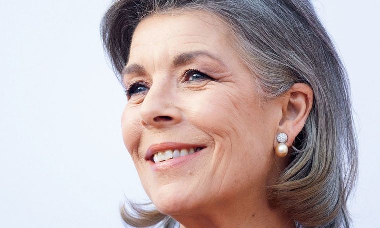 Pese a su encanto natural no hubo suerte para Carolina de Mónaco en el amor. Foto: HolaQ - https://www.hola.com/images/0271-1430e8332a70-38694e6e4598-1000/horizontal-1200/hola-4042-carolina-abuela.jpg